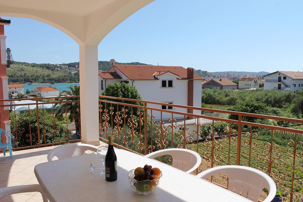 Villa Ferias Трогир Номер фото